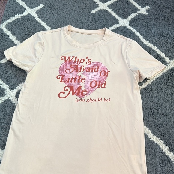 Taylor Swift Tee - Picture 2 of 4